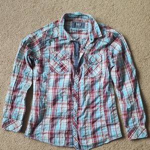 Buckle (BKE) button up